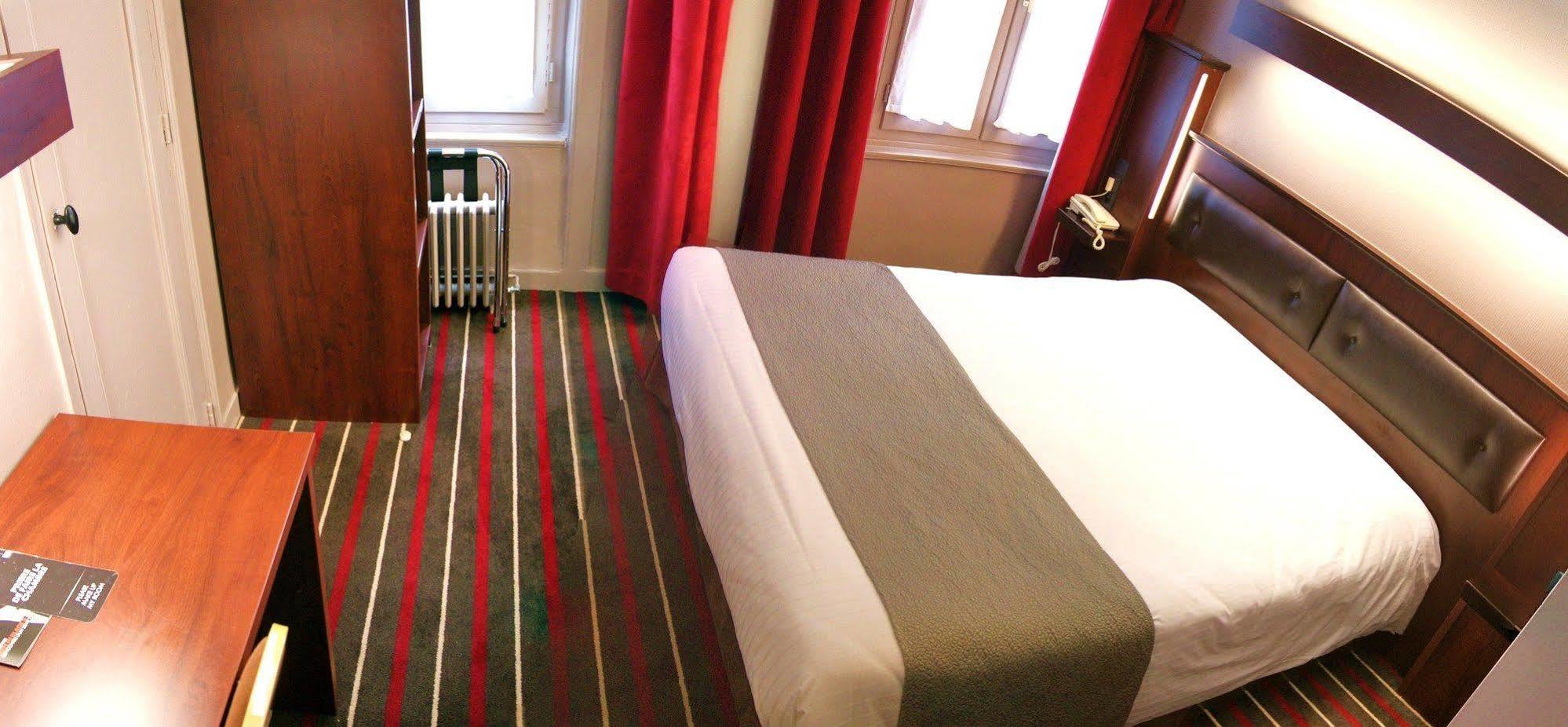 Hotel De L'univers 3*