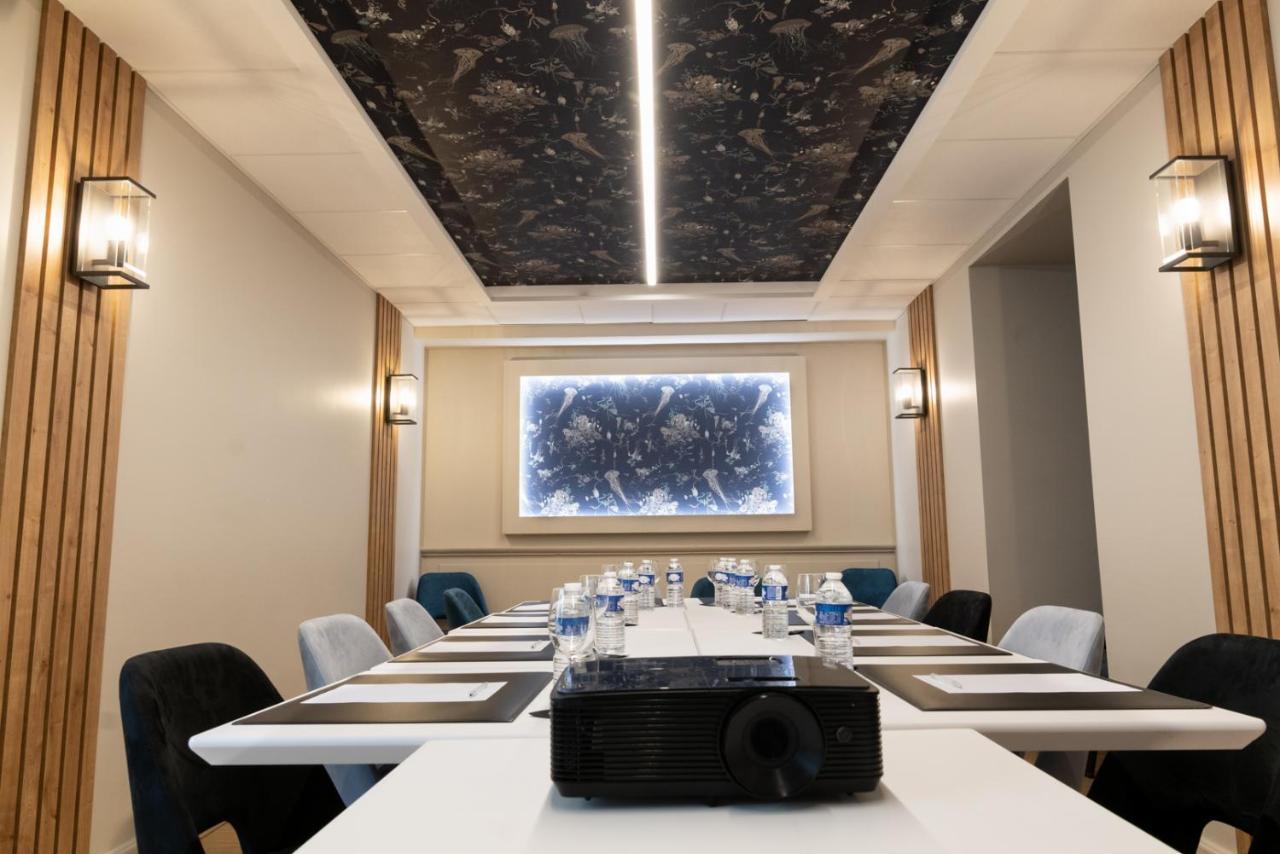 De L'univers Hotel